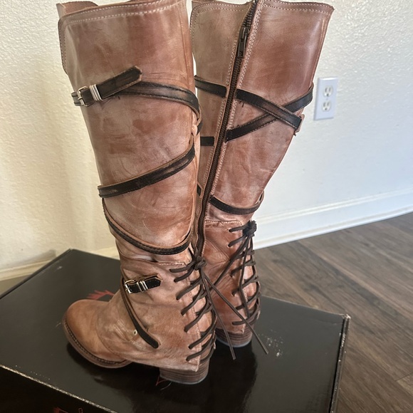 Freebird Women's Cassius Boots Beige - Picture 5 of 9